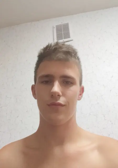 Я Павел, 18, знакомлюсь без обязательств в Витебске