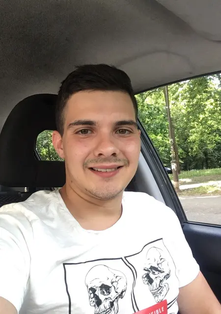 Я Виктор, 29, из Ирпени, ищу знакомство для приятного времяпровождения