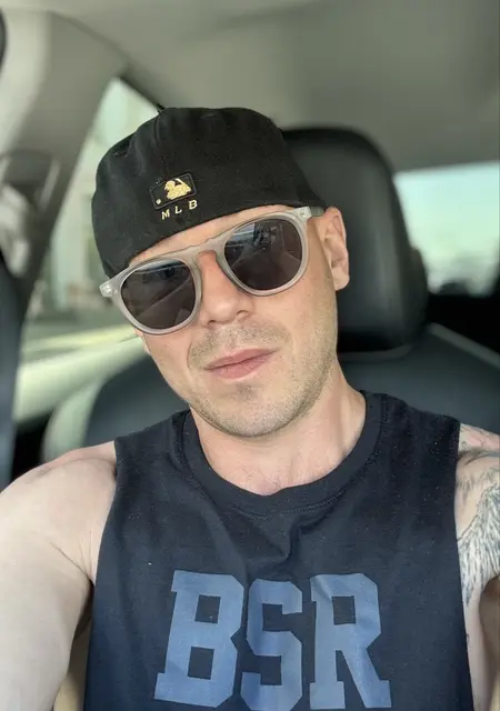 Stanislav из Амстердама, ищу на сайте приятное времяпровождение