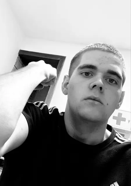 Иван из Луганска, ищу на сайте знакомства без обязательств