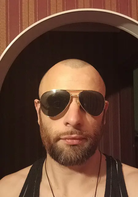 Я Игорь, 34, из Каменского, ищу знакомства на одну ночь