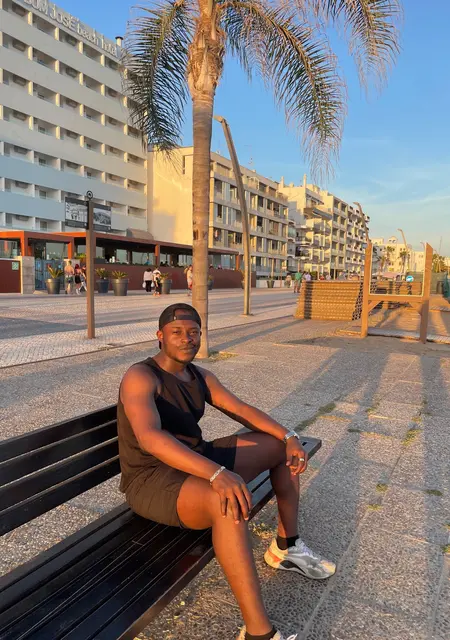 Я Maxence, 26, из Пуатье, ищу знакомства на одну ночь