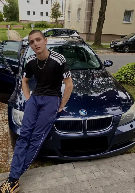 Я Дмитрий, 19, знакомлюсь без обязательств в Варшаве