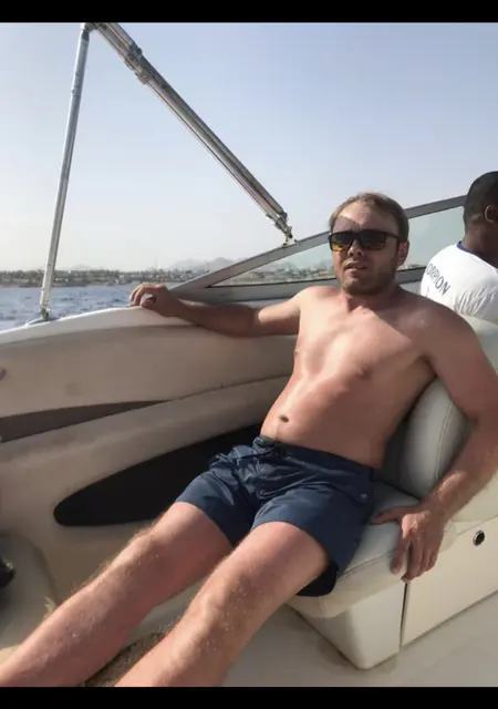 Михаил из Караганды, ищу на сайте знакомства на одну ночь