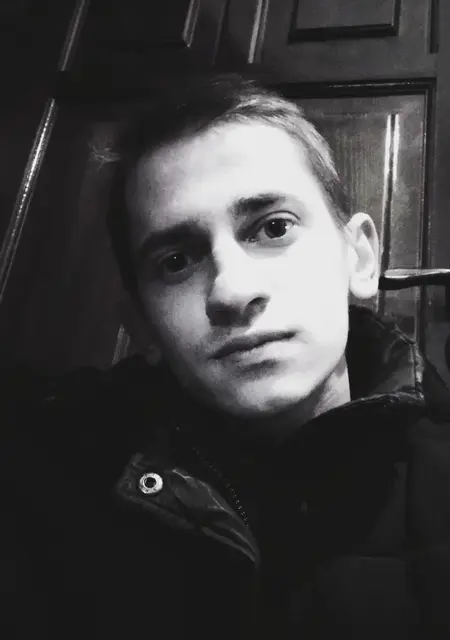 Я Илья, 26, из Калинковичей, ищу знакомства без обязательств