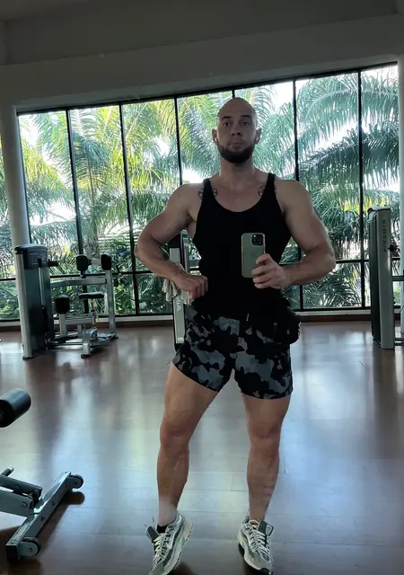 Виктор из Пхукета, ищу на сайте постоянные отношения