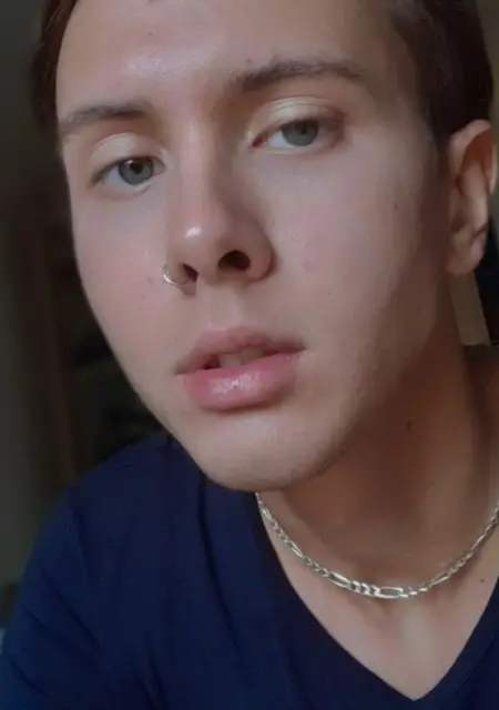 Я Дмитрий, 28, из Чернигова, ищу знакомства без обязательств