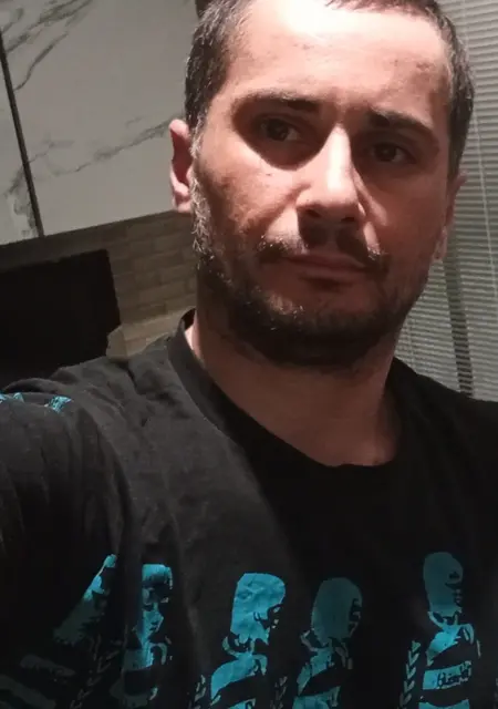 Я Роман, 38 років, знайомлюсь для постійних стосунків у Мелітополі