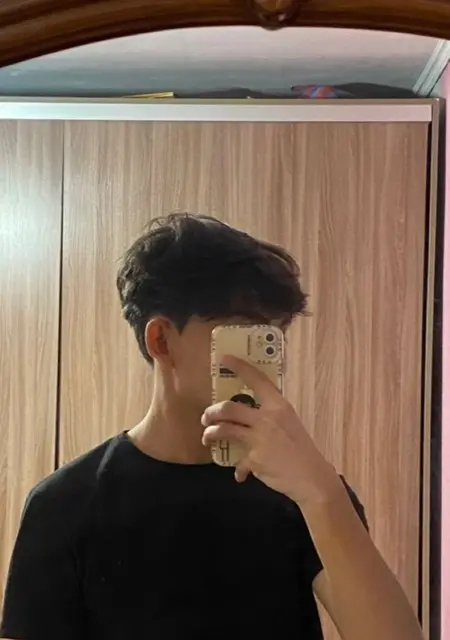 Danik из Парижа, ищу на сайте знакомства без обязательств