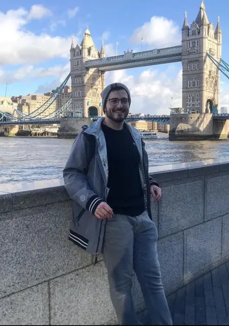 Я Gezz, 29, из Бланес, ищу знакомство для общения