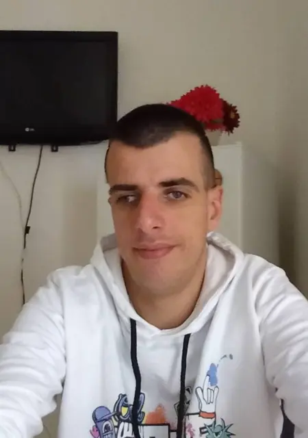 Я Kevin, 29, из Агридженто, ищу знакомство для постоянных отношений