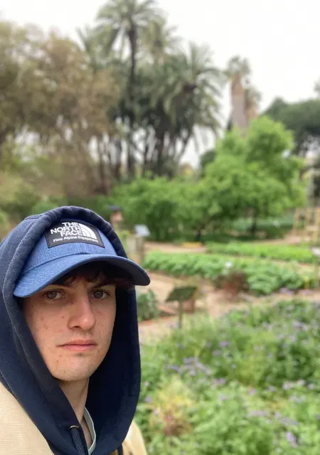 Laplace из Байонна, мне 21, познакомлюсь без обязательств