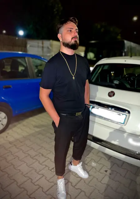 Я Napoli, 25, из Неаполя, ищу знакомство для совместных путешествий