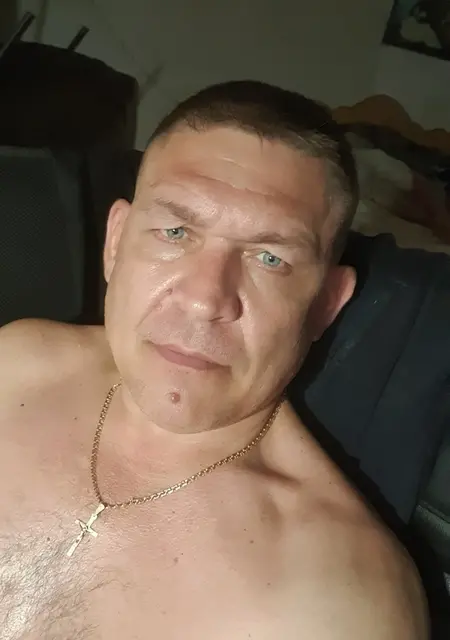 Виктор з Дніпра, мені 50 років, познайомлюсь на одну ніч