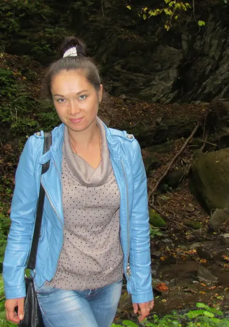 Еленка из Кропивницкого, мне 34, познакомлюсь без обязательств