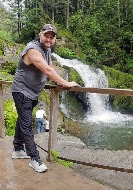 Юрій из Львова, мне 44, познакомлюсь для постоянных отношений