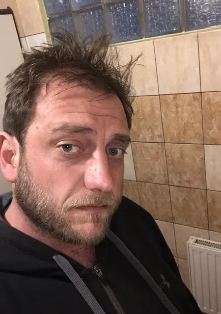 Stoner Petr из Брно, мне 42, познакомлюсь для постоянных отношений