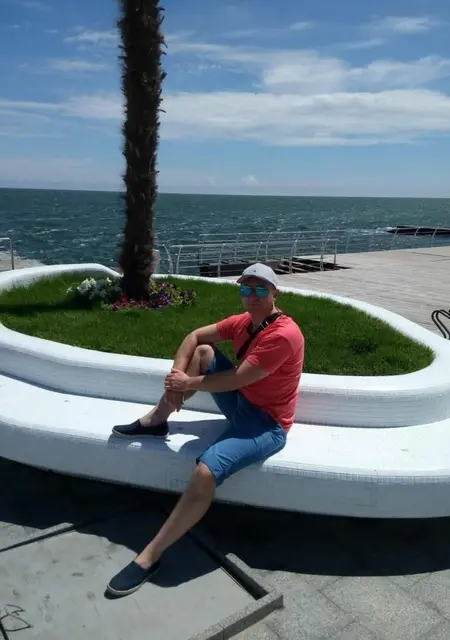 Я Vladimir, 47, из Киева, ищу знакомства без обязательств