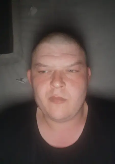 Я Владимир, 28, из Снежного, ищу знакомства на одну ночь