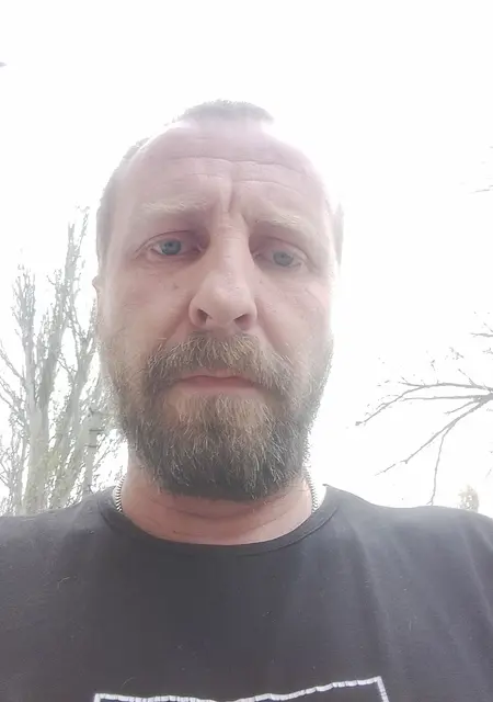 Сергей из Геническа, мне 44, познакомлюсь на одну ночь