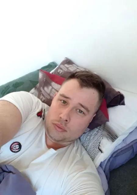 Я Kamil, 23, знакомлюсь в Варшаве