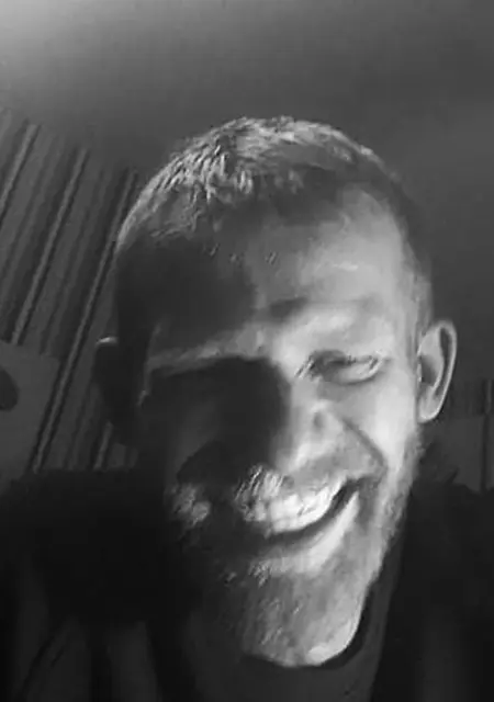 Marcin из Варшавы, мне 34, познакомлюсь