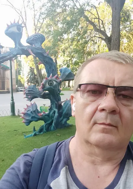 Nik из Харькова, мне 52, познакомлюсь для приятного времяпровождения