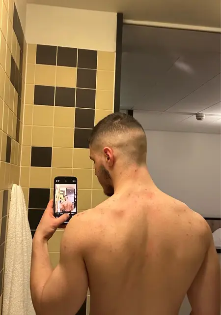 Kyryl из Мидделбург, мне 19, познакомлюсь на одну ночь