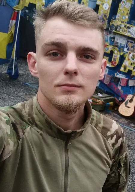 Паша из Каменского, мне 25, познакомлюсь на одну ночь