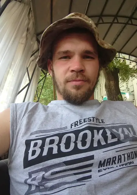 Я Сергей, 31, из Новопскова, ищу знакомства без обязательств