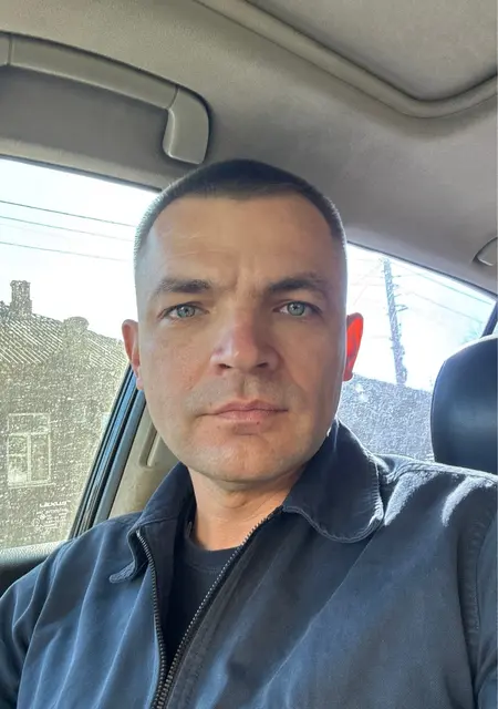 Я Кирилл, 41 років, знайомлюсь для постійних стосунків у Маріуполі
