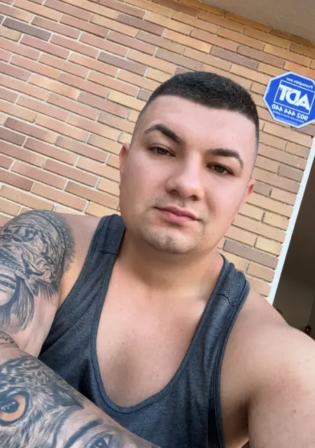 Я Alin, 30, из Оради, ищу знакомства без обязательств