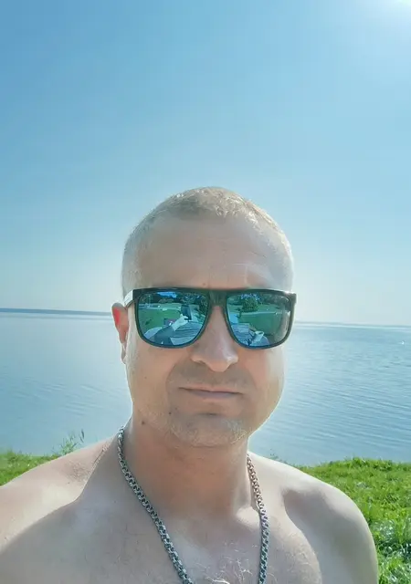 Роман из Гомеля, мне 42, познакомлюсь на одну ночь