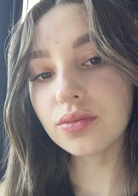 Alina з Києва, мені 21 років, познайомлюсь для дружби