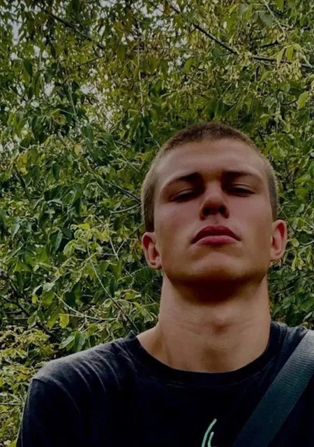 Владислав из Донецка, ищу на сайте знакомства без обязательств