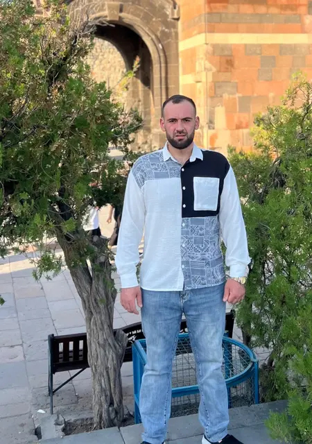 Я Hro, 25, знакомлюсь без обязательств в Ереване