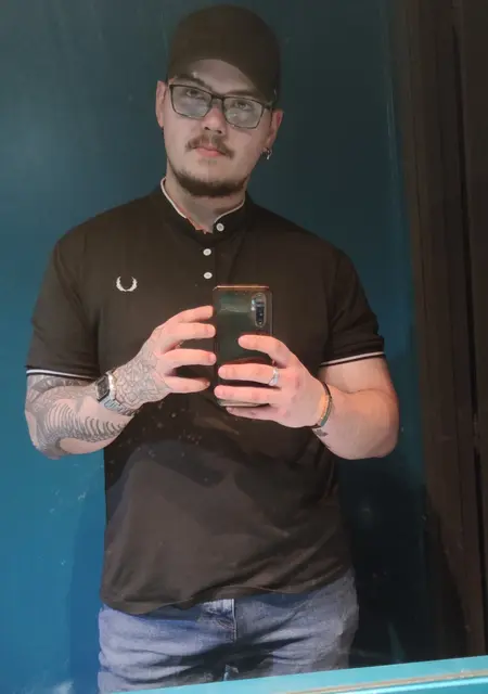 Soy Gzx, 27 años de Valladolid, busco conocer gente para chatear