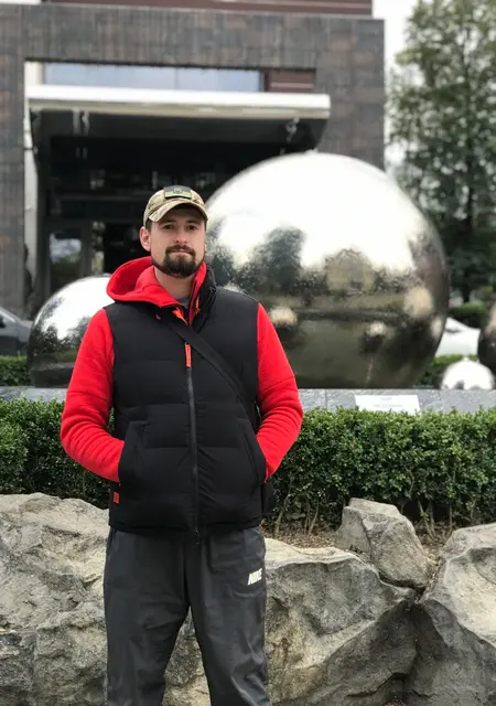 Dmytro из Луцка, мне 32, познакомлюсь на одну ночь