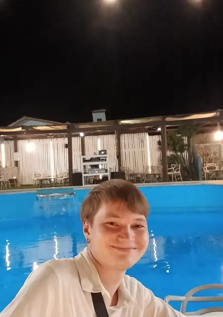 Я Denys, 19, знакомлюсь для открытые отношения в Риме