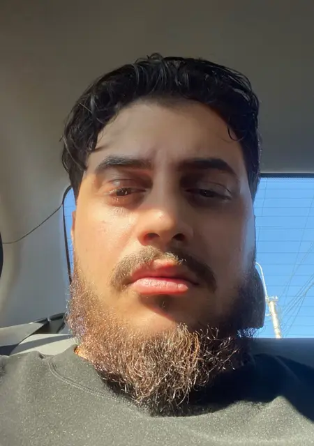 Я Арсен, 21, из Еревана, ищу знакомство для постоянных отношений