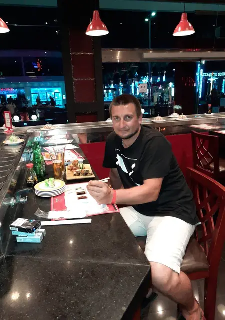 Виталик из Херсона, мне 41, познакомлюсь для дружбы