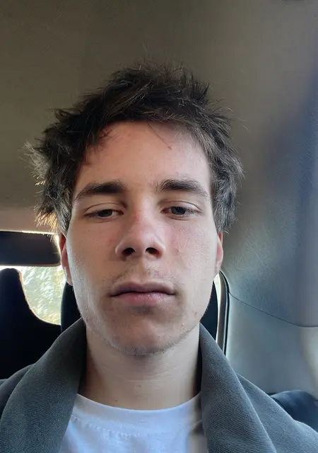 Никита из Гродно, мне 19, познакомлюсь для общения