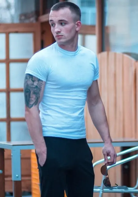 Владимир из Запорожья, ищу на сайте приятное времяпровождение