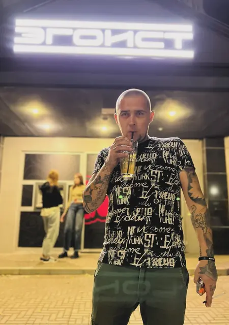 Я Игорь, 24, из Новопскова, ищу знакомство для совместных путешествий