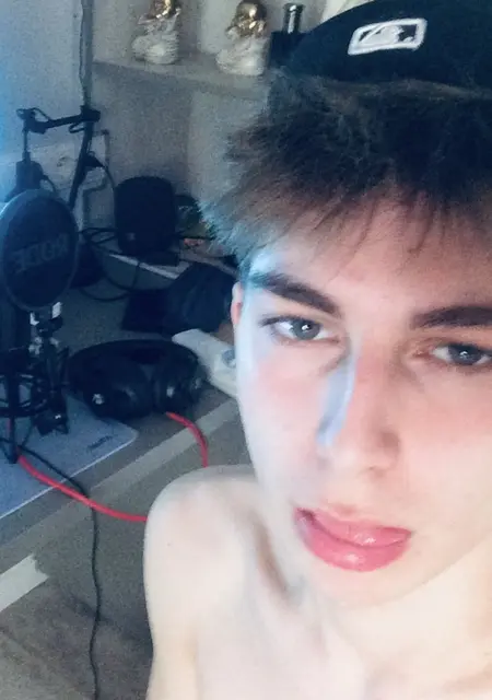 Я Mike, 18, знакомлюсь на одну ночь в Сорока