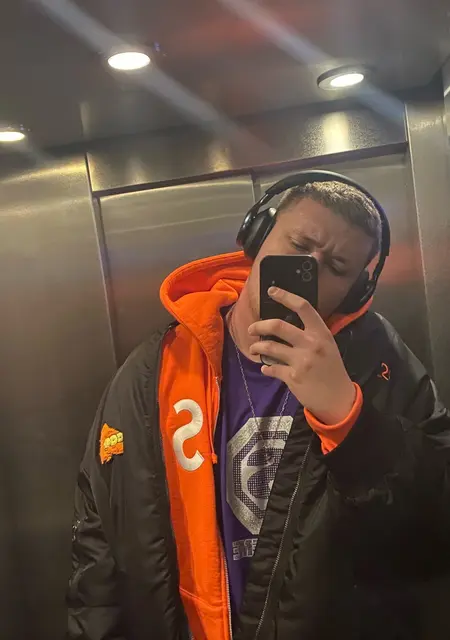 Я Влад, 23, знакомлюсь на одну ночь в Истли