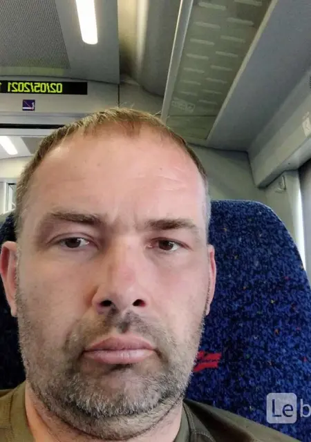 Я Саша, 46 років з Дніпра, шукаю знайомство для спілкування