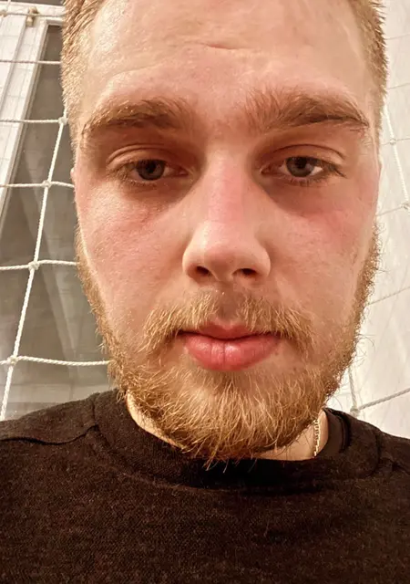 Я Max, 25 років з Житомира, шукаю знайомства на одну ніч