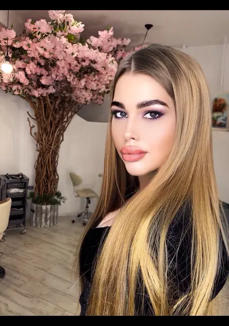 Я Рената, 25 років з Одеси, шукаю знайомство для спілкування