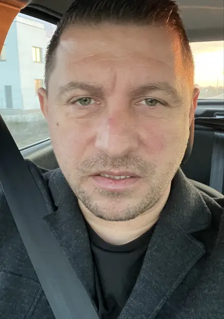 Я Florin, 25, из Тимишоары, ищу знакомства на одну ночь